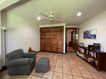 Venta de Estupenda Casa en Brasil, Santa Ana / Mls. 26-200 OFC JB