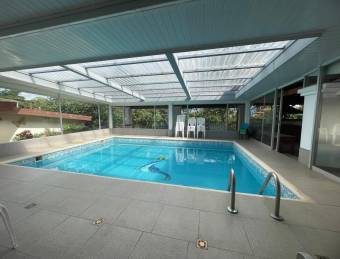 Venta de propiedad de uso mixto con piscina y amplias áreas verdes #26-76 GS