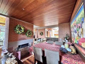 Venta de Exclusiva Casa de Lujo en El Tirol, San Rafael de Heredia / Mls. 26-442 OFC JB