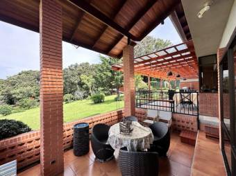 Venta de Exclusiva Casa de Lujo en El Tirol, San Rafael de Heredia / Mls. 26-442 OFC JB