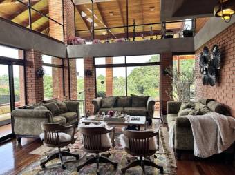 Venta de Exclusiva Casa de Lujo en El Tirol, San Rafael de Heredia / Mls. 26-442 OFC JB