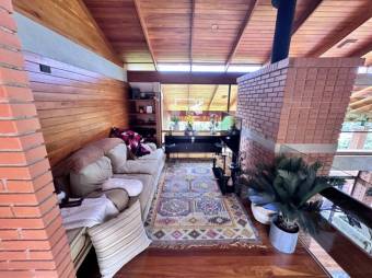 Venta de Exclusiva Casa de Lujo en El Tirol, San Rafael de Heredia / Mls. 26-442 OFC JB