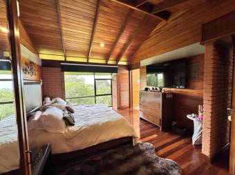 Venta de Exclusiva Casa de Lujo en El Tirol, San Rafael de Heredia / Mls. 26-442 OFC JB