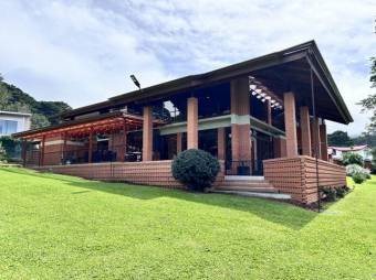 Venta de Exclusiva Casa de Lujo en El Tirol, San Rafael de Heredia / Mls. 26-442 OFC JB