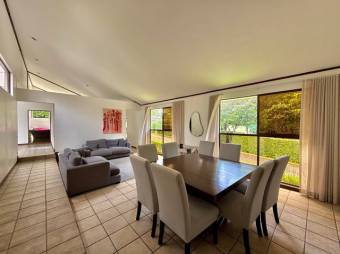 Venta de Encantadora Casa en Piedades, Santa Ana / Mls. 26-773 OFC JB