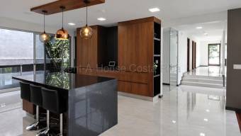 Venta de Casa de Lujo AMUEBLADA en San Rafael de Heredia. RAH 27-820