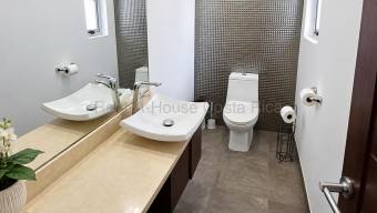 Venta de Casa de Lujo AMUEBLADA en San Rafael de Heredia. RAH 27-820