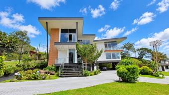 Venta de Casa de Lujo AMUEBLADA en San Rafael de Heredia. RAH 27-820