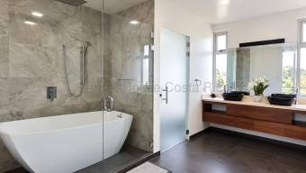 Venta de Casa de Lujo AMUEBLADA en San Rafael de Heredia. RAH 27-820
