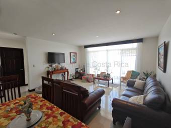 Venta de casa moderna con patio y vistas en Moravia #26-1886 GS