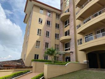 Venta de apartamento moderno con excelentes vistas en San Rafael de Escazú #27-799 GS