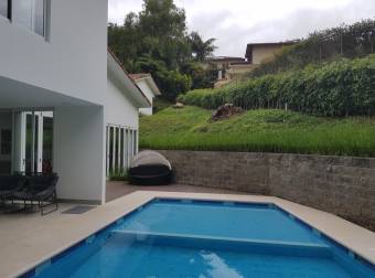 Espectacular casa en Villareal $350.000 abajo del avaluo