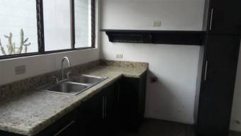 se renta apartament con mucho patio  ideal para los amantes de los animales 19-1364