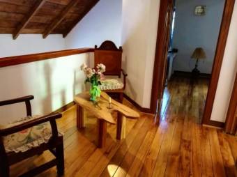 se vende espacioso casa con diseño californiano con mucha area verde en la garita 20-1446