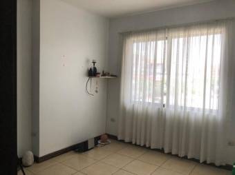 se vende moderna casa esquinera en condominio con zona verde 20-2186