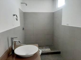 Se alquila moderno apartamento en lindora 20-2092