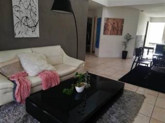 se vende hermosa casa con mucha luz natural y patio en Barva Heredia