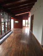 Organic lot/very beautiful house with indoor garden//Preciosa quinta finas maderas y patio interior