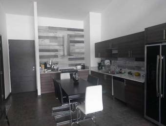 se alquila espacioso apartamento tipo loft en santa ana 20-2117