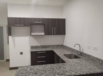 se alquila moderno apartamento con excelente vista a las montañas en santo domingo de Heredia 21-156