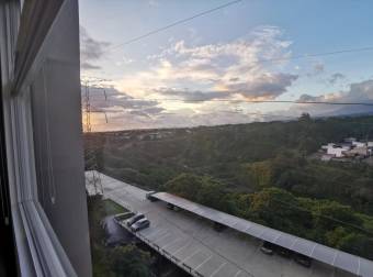 se alquila moderno apartamento con excelente vista a las montañas en santo domingo de Heredia 21-156