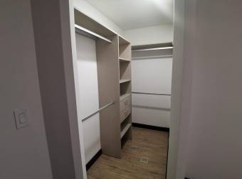 se alquila moderno apartamento con excelente vista a las montañas en santo domingo de Heredia 21-156