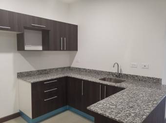 se alquila moderno apartamento con excelente vista a las montañas en santo domingo de Heredia 21-156