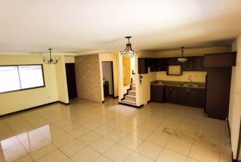 Venta de casa en residencial, La Unión Cartago