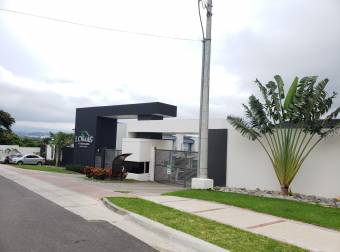  56/5000 House for sale in Santa Ana, excellent location. 20-683 
