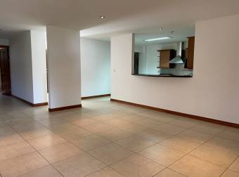 Alquiler de Apartamento en Pozos, Santa Ana. Moderno y Amplio. 20-2114a