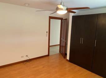 Alquiler de Apartamento en Pozos, Santa Ana. Moderno y Amplio. 20-2114a