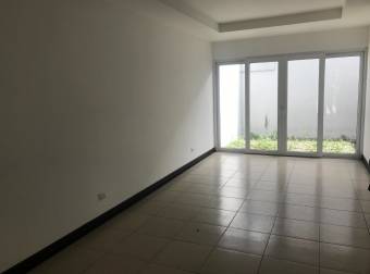 Venta de Casa en Escazú, Moderna y Excelente Ubicación. 20-318a