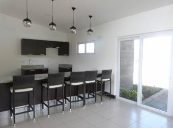 Venta de Casa en Escazú, Moderna y Excelente Ubicación. 20-318a