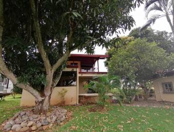 se vende casa con lote de 1000m2 en la guacima 20-1931