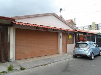 se vende casa con 5 habitacione en san sebastian 20-261