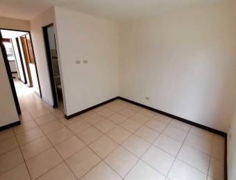 se vende apartamento con 60m2 de patio en sanjuan de tibas 21-248