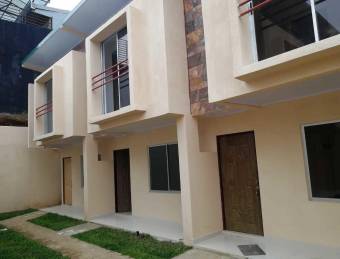 se vende casa en Curridabat villas de ayarco 21-257