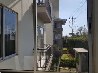 Venta de Apartamento en Alajuela, Condominio Nuevo. 20-389a