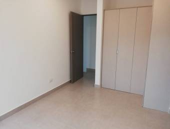 Se alquila modera casa a estrenar  con patio a 1 km de Santa Ana centro 21-311