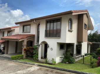 se vende casa en guachipeling de escazu 4000 metros de West College 21-271