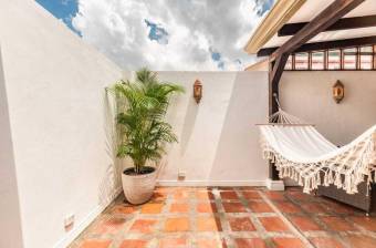 se vende casa en ulloa heredia con muebles de cocina y baño 100% madera  20-496