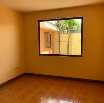 se vende espaciosa casa en san joaquin de flores 20-438