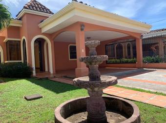 se vende espaciosa casa en san joaquin de flores 20-438