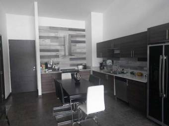 Alquiler de Apartamento tipo Loft, Santa Ana. 20-2117a