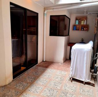 Valiosa propiedad con apartamentos, casa espaciosa con 2 apartamentos en Residencial, Tres Ríos, tot Valiosa propiedad con apartamentos, casa espaciosa con 2 apartamentos en Residencial, Tres Ríos, tot