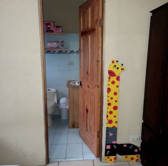 Valiosa propiedad con apartamentos, casa espaciosa con 2 apartamentos en Residencial, Tres Ríos, tot Valiosa propiedad con apartamentos, casa espaciosa con 2 apartamentos en Residencial, Tres Ríos, tot