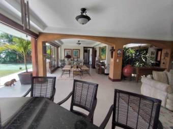 Preciosa casa a la venta A.L. 22-494