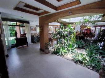 Preciosa casa a la venta A.L. 22-494