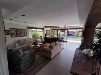 Preciosa casa a la venta A.L. 22-494