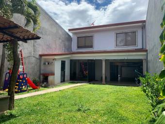 se vende espaciosa casa independiente con patio grande y  rancho en pozos de Santa Ana 21-2107